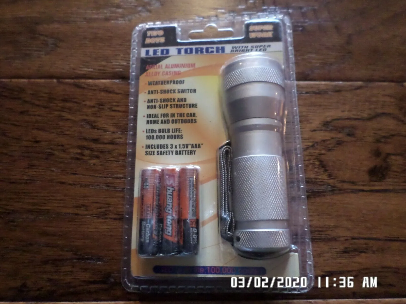 NEW LED TORCH FLASHLIGHT AERIAL ALUMINUM CASING WEATHERPROOF BATTERIES INCLUDED