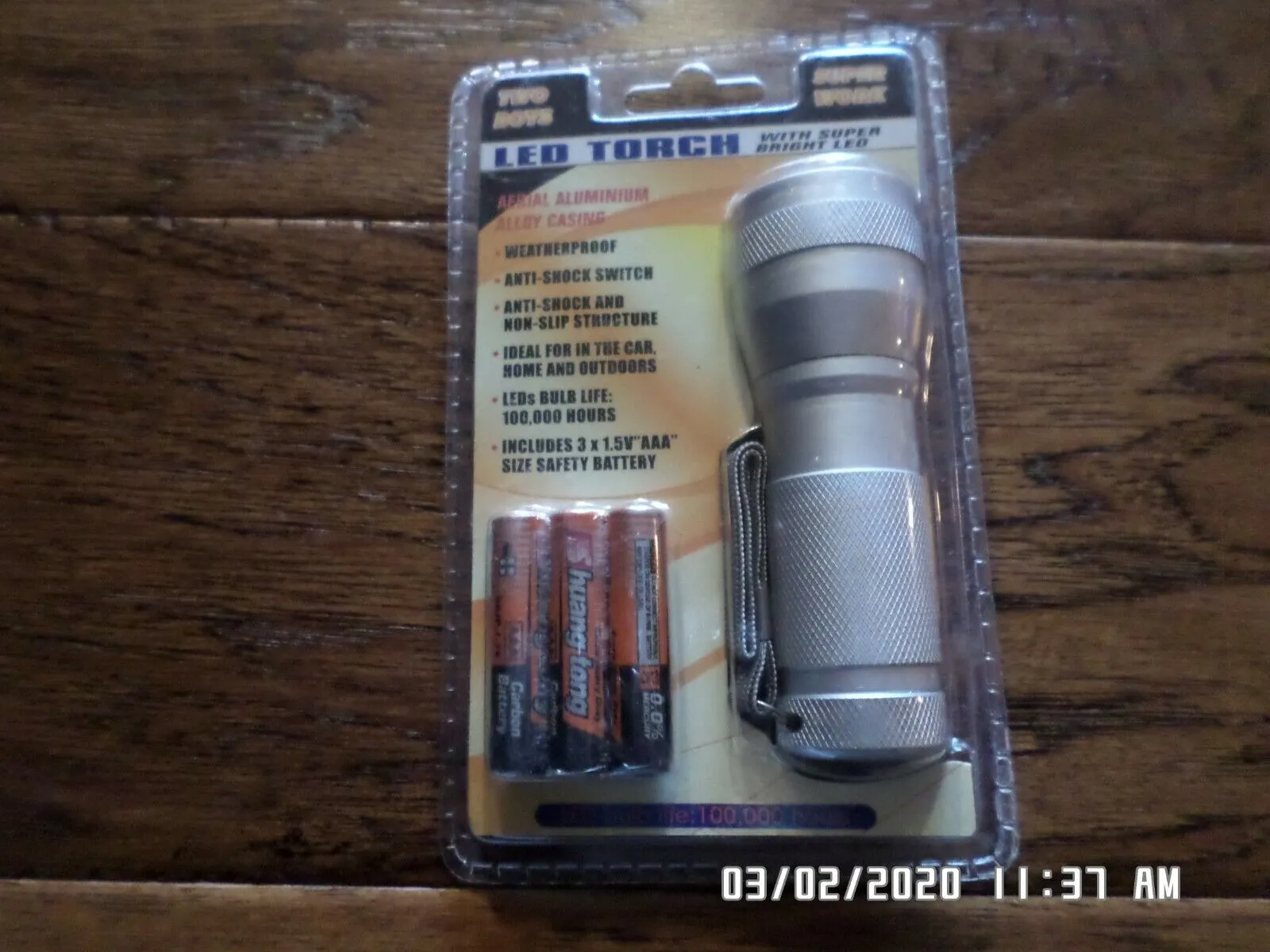 NEW LED TORCH FLASHLIGHT AERIAL ALUMINUM CASING WEATHERPROOF BATTERIES INCLUDED