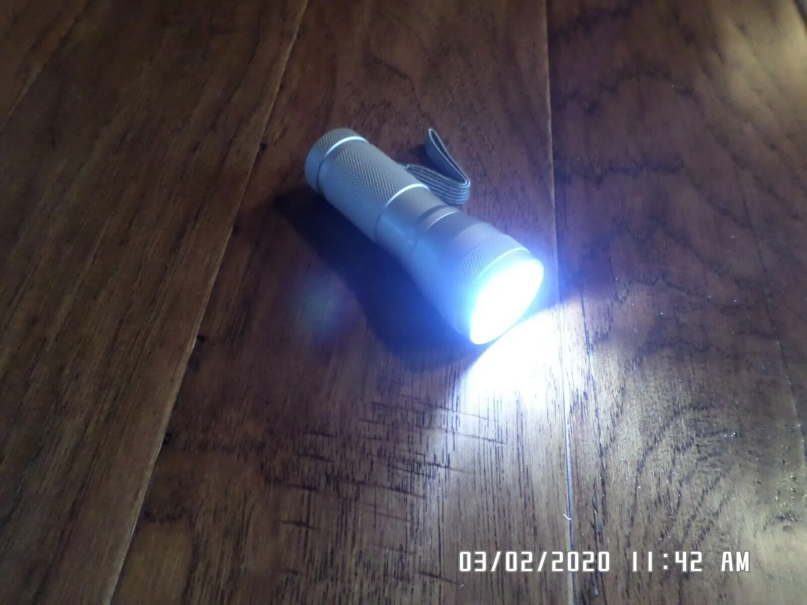 NEW LED TORCH FLASHLIGHT AERIAL ALUMINUM CASING WEATHERPROOF BATTERIES INCLUDED